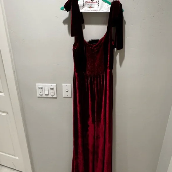 reformation burgundy velvet dress vintage Mr Boots deco diamond burgundy velour maxi dress 70s – hong kong  vintage
